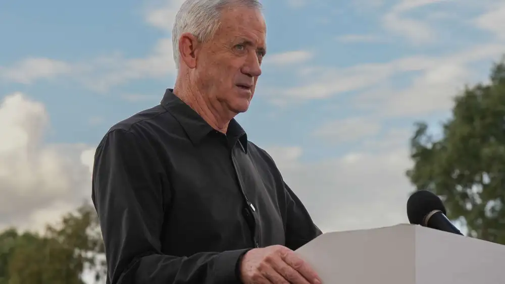 Israeli Minister-without-Portfolio Benny Gantz speaks to the press in Kiryat Shmona. Nov. 14, 2023. Photo by Ayal Margolin/Flash90.