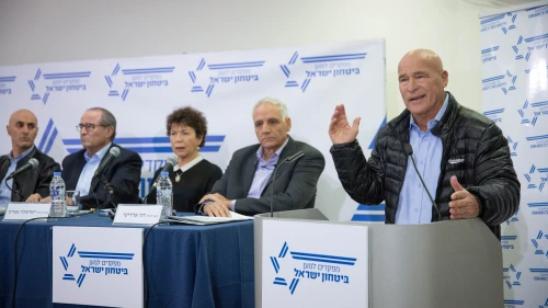 Former commissioner of the Israeli Police Assaf Hefetz attends a press conference organized by “Commanders for Israel's Security” in Tel Aviv, on Jan. 15, 2017. Photo by Miriam Alster/Flash90.
