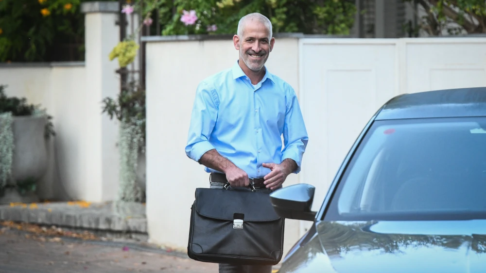 Ronen Bar, the newly appointed head of the Shin Bet security services, leaves his home in central Israel, Oct. 11, 2021. Photo by Flash90.