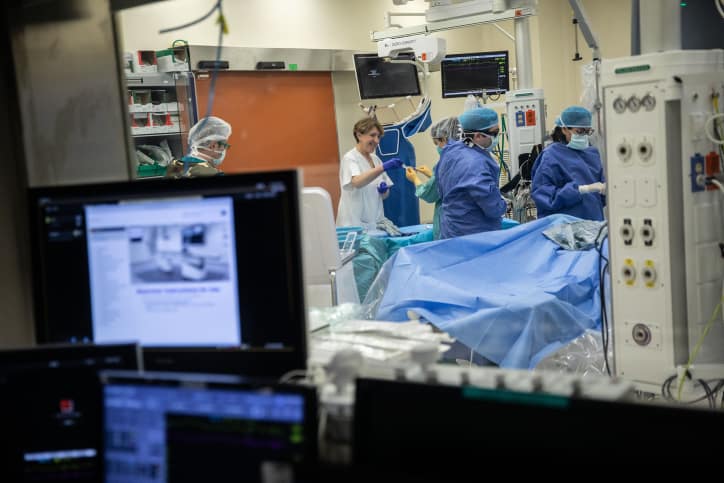 Israeli doctors perform cardiac catheterizations in an operating room at Hadassah Ein Karem Hospital, in Jerusalem, Jan. 20, 2020. Photo by Hadas Parush/Flash90.