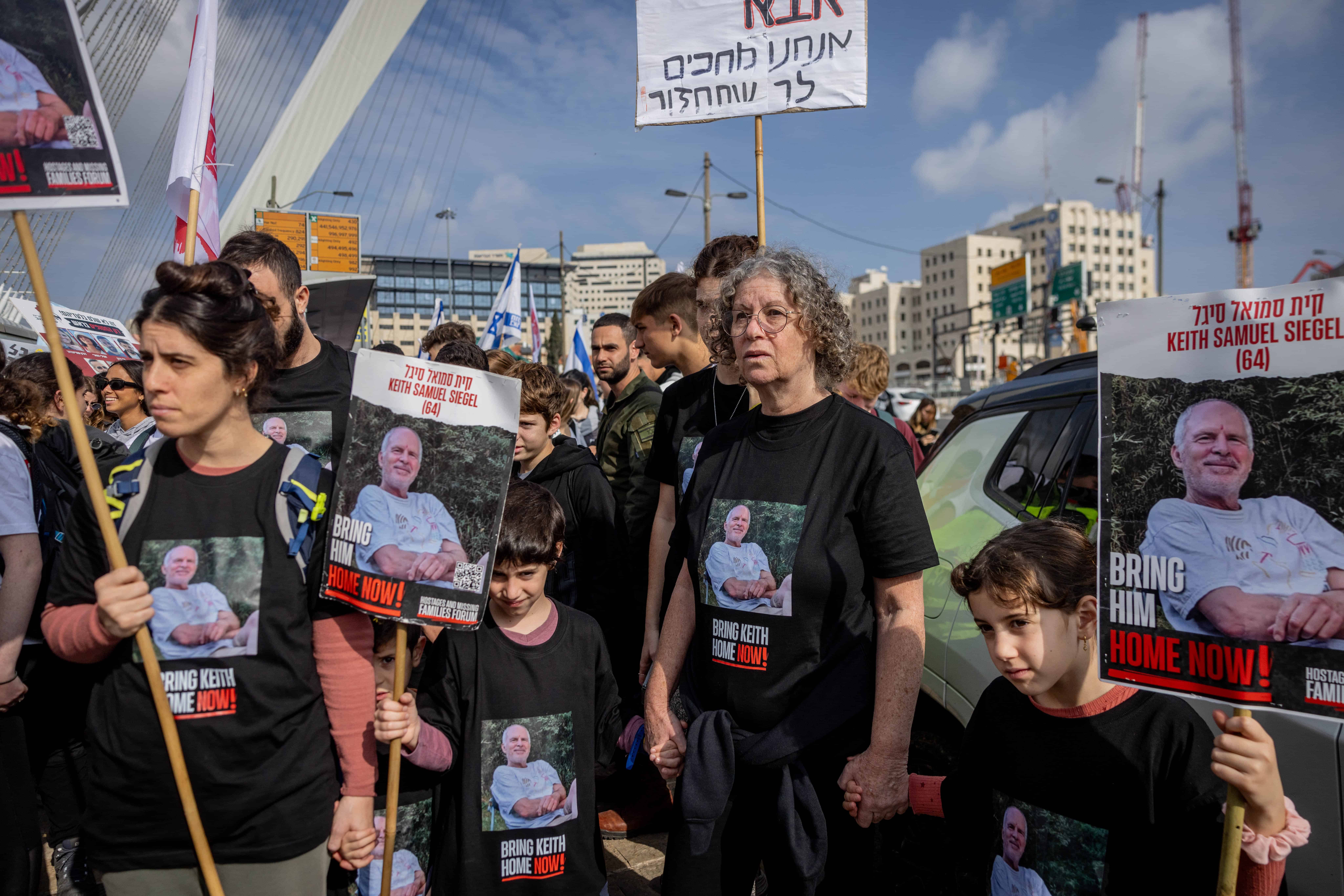 'Nous avons de la chance d'être en vie, et j'en suis reconnaissante,' déclare l'ancienne otage du Hamas Aviva Siegel à JNS